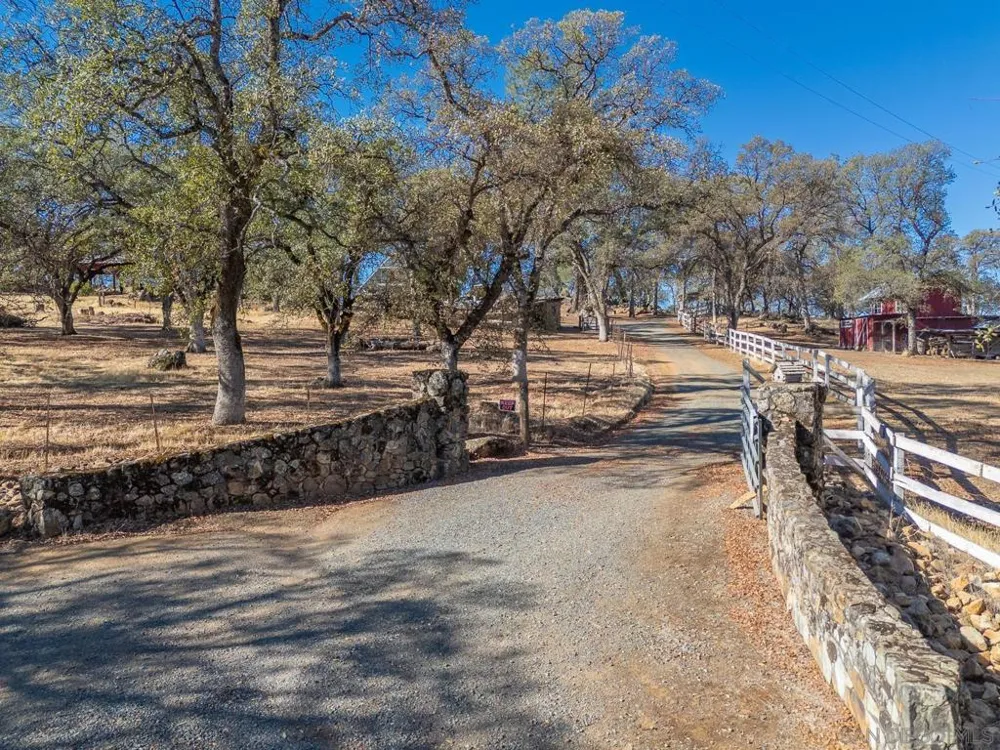 135 Sunny Hills Rd Bangor, CA 95914