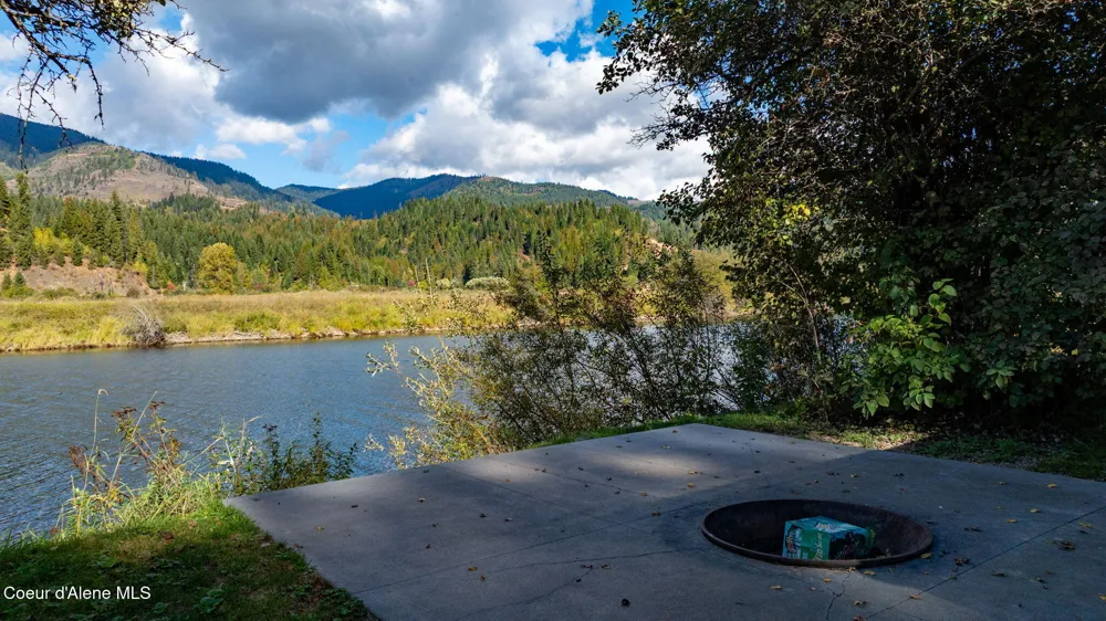 8644 Railroad Grade Road St. Maries, ID 83861