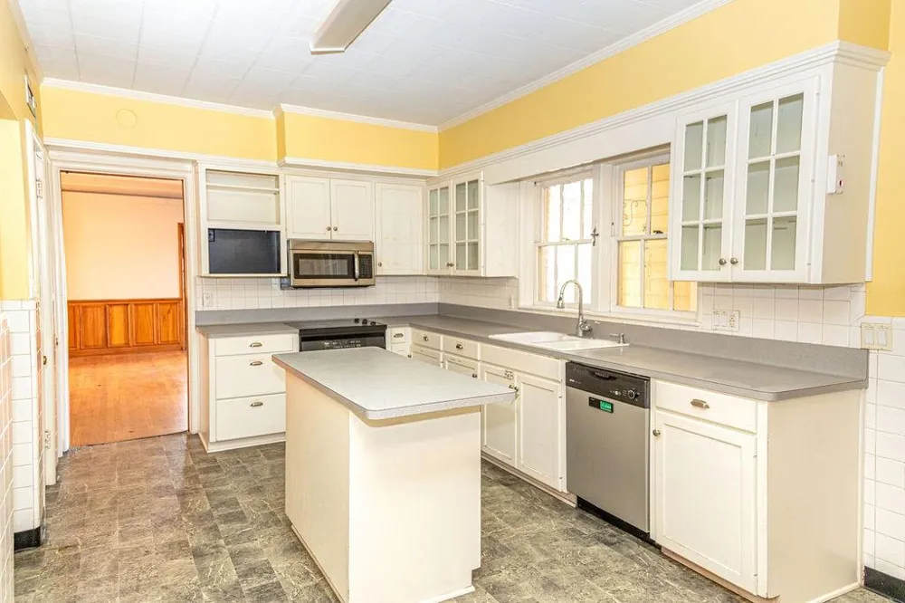 208 West Putnum Avenue Ganado, TX 77962
