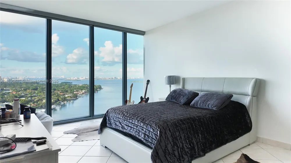 601 NE 36th St #2206 Miami, FL 33137
