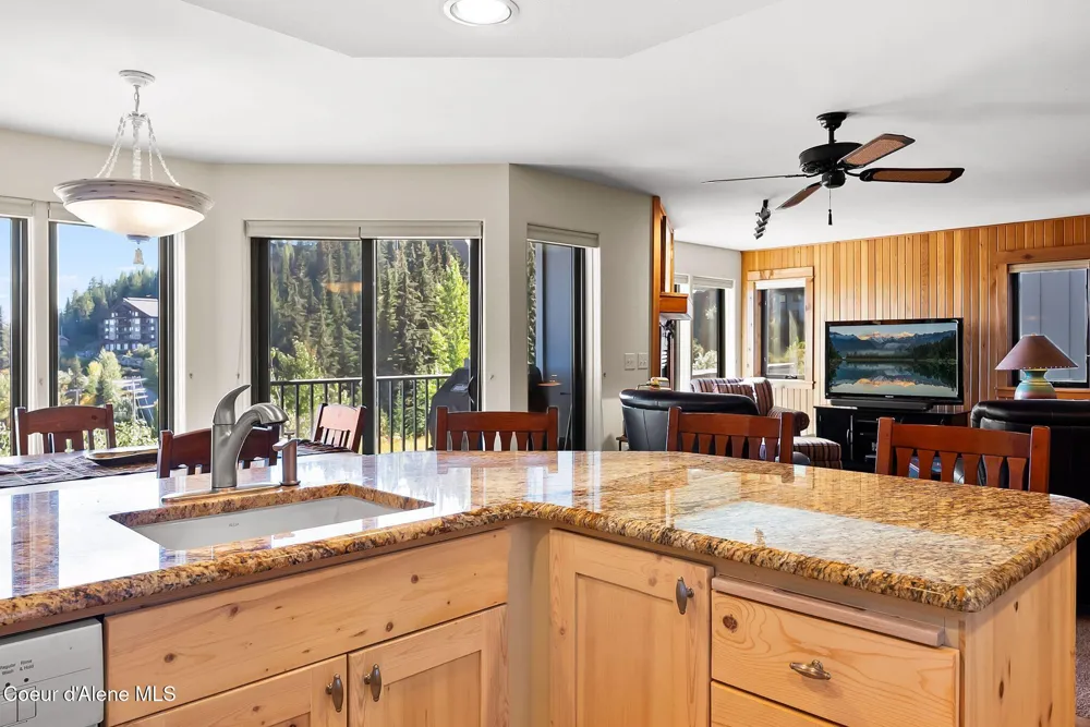 155 Crystal Springs Road #401 Sandpoint, ID 83864