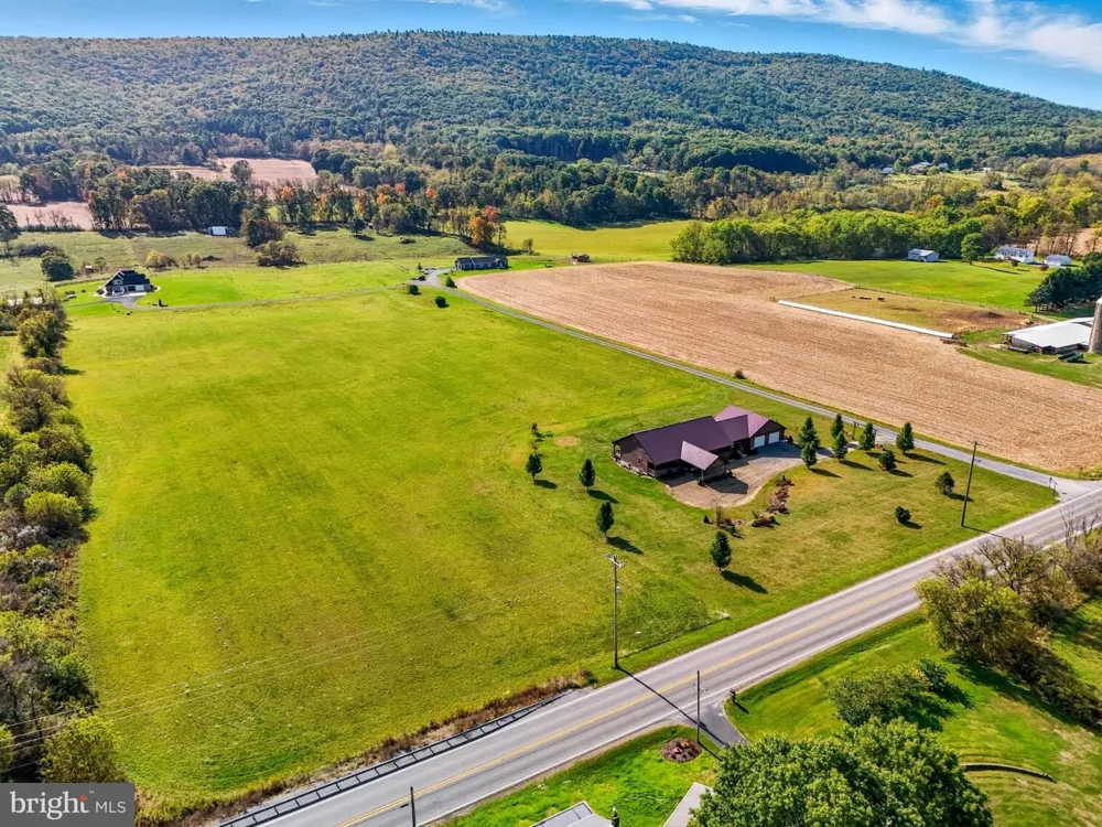107 LINKIN PARK DRIVE Spring Mills, PA 16875