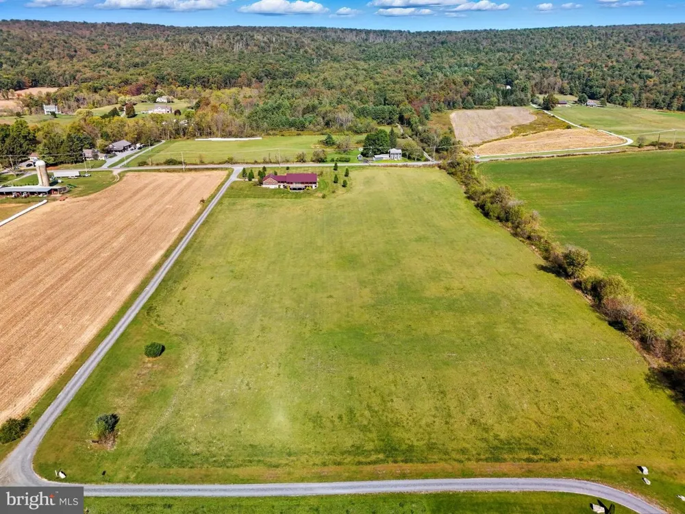107 LINKIN PARK DRIVE Spring Mills, PA 16875