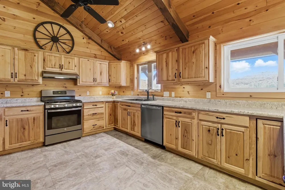 107 LINKIN PARK DRIVE Spring Mills, PA 16875