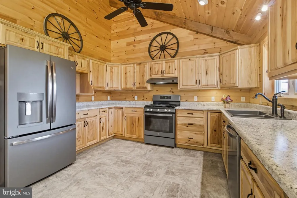 107 LINKIN PARK DRIVE Spring Mills, PA 16875
