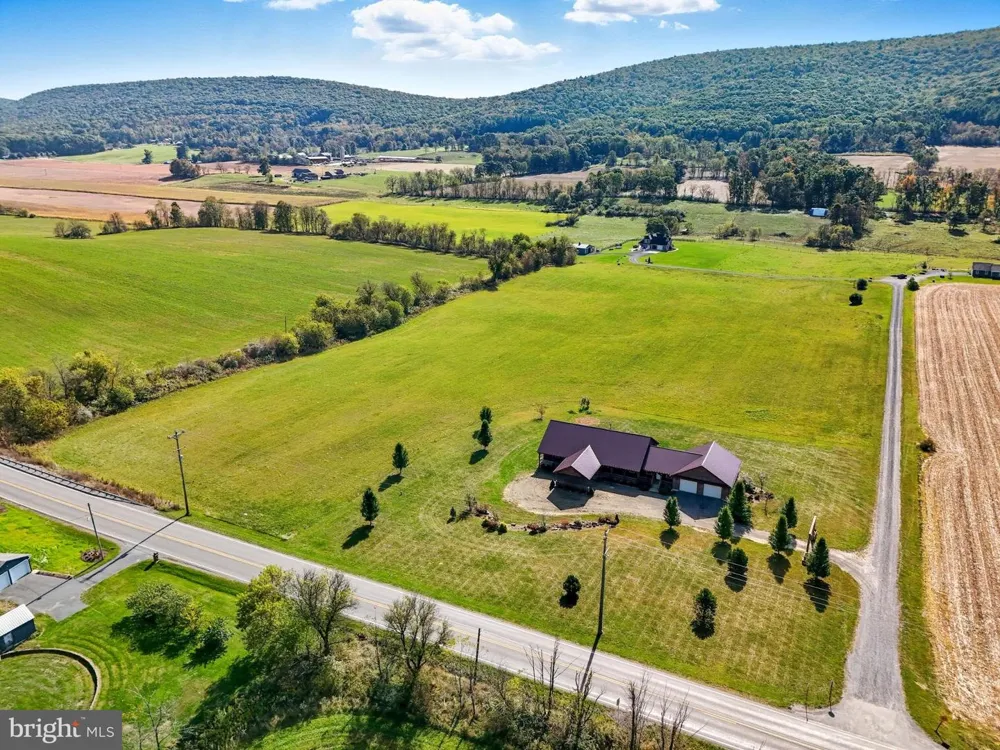 107 LINKIN PARK DRIVE Spring Mills, PA 16875