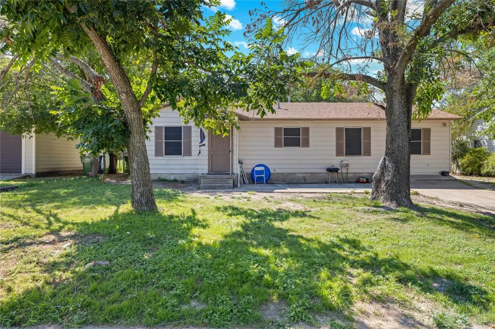 8417 Omaha Drive White Settlement, TX 76108