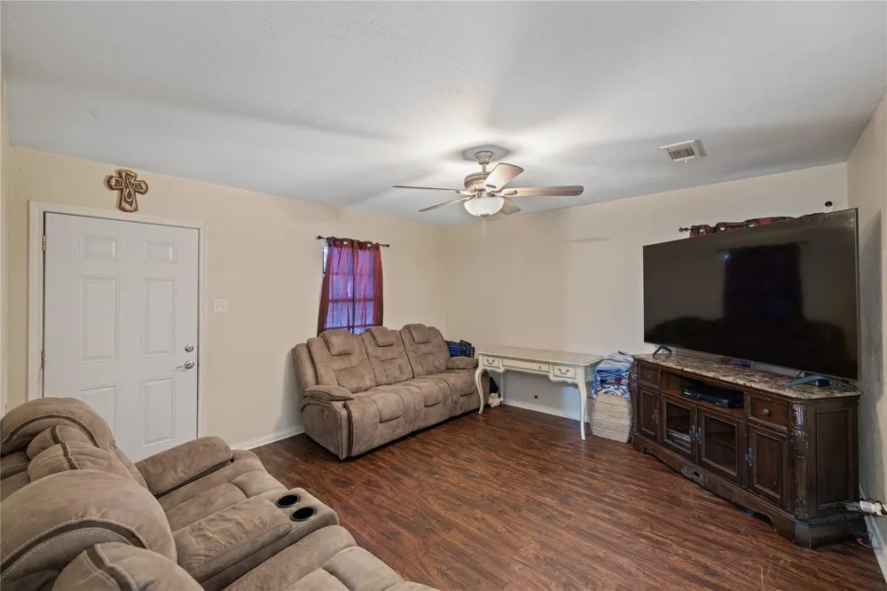 8417 Omaha Drive White Settlement, TX 76108