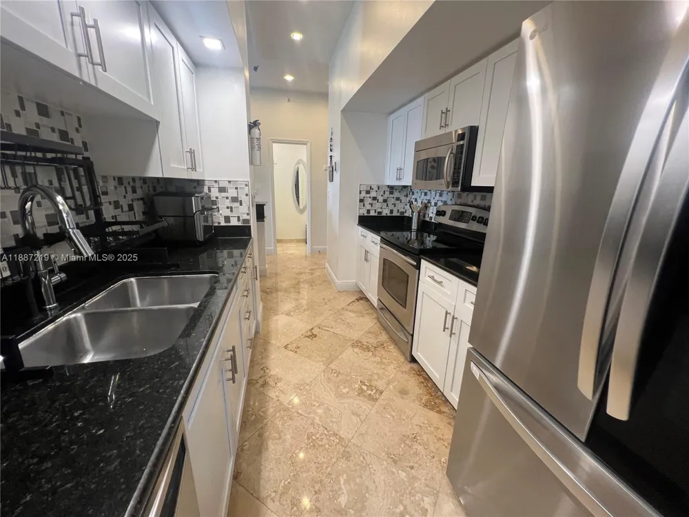6917 Collins Ave #PH09 Miami Beach, FL 33141