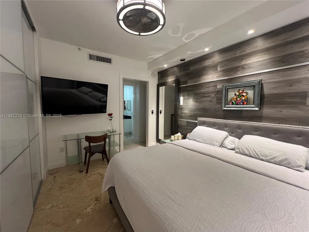 6917 Collins Ave #PH09 Miami Beach, FL 33141