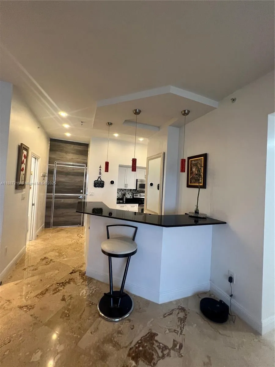 6917 Collins Ave #PH09 Miami Beach, FL 33141