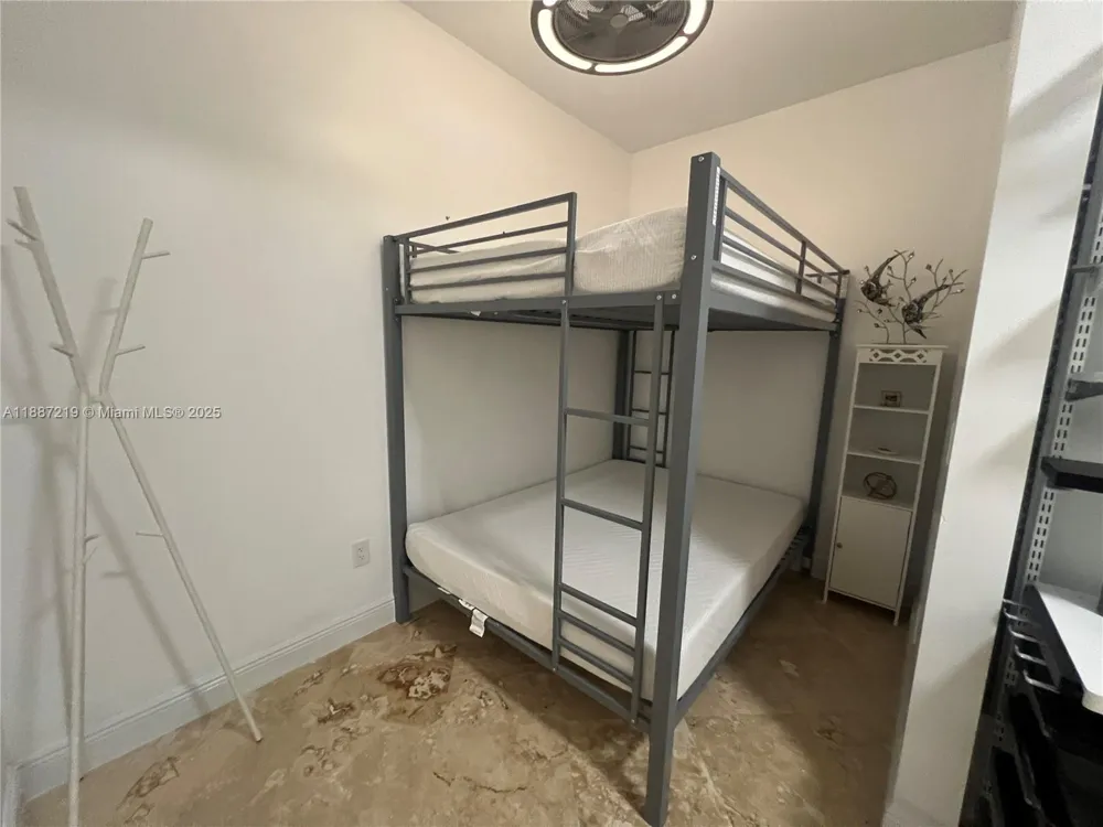 6917 Collins Ave #PH09 Miami Beach, FL 33141