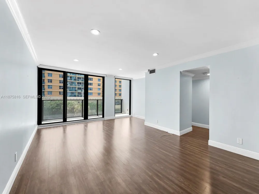 2301 S Ocean Dr #307 Hollywood, FL 33019
