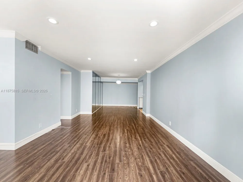 2301 S Ocean Dr #307 Hollywood, FL 33019