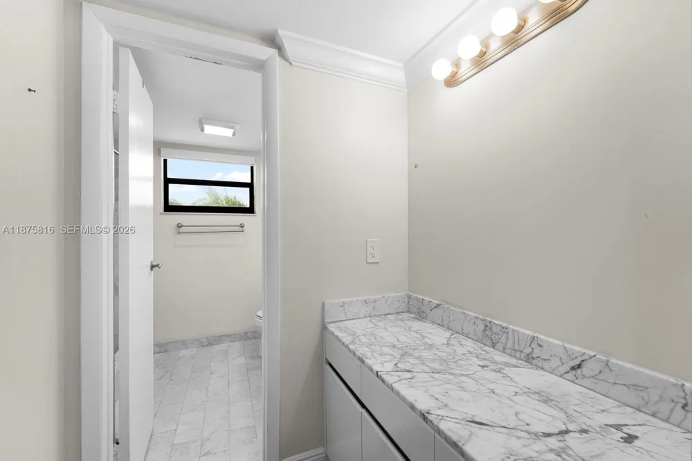 2301 S Ocean Dr #307 Hollywood, FL 33019
