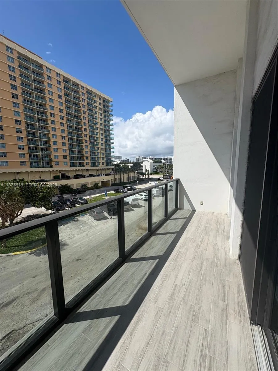 2301 S Ocean Dr #307 Hollywood, FL 33019