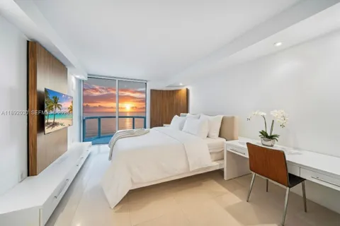 6365 Collins Ave #2901