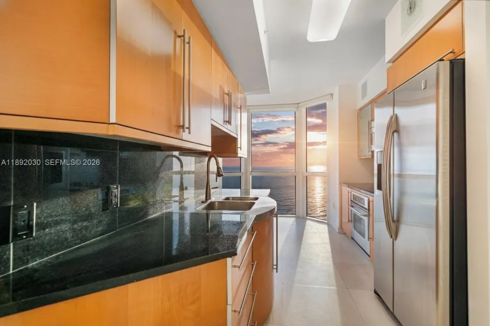 6365 Collins Ave #2901 Miami Beach, FL 33141