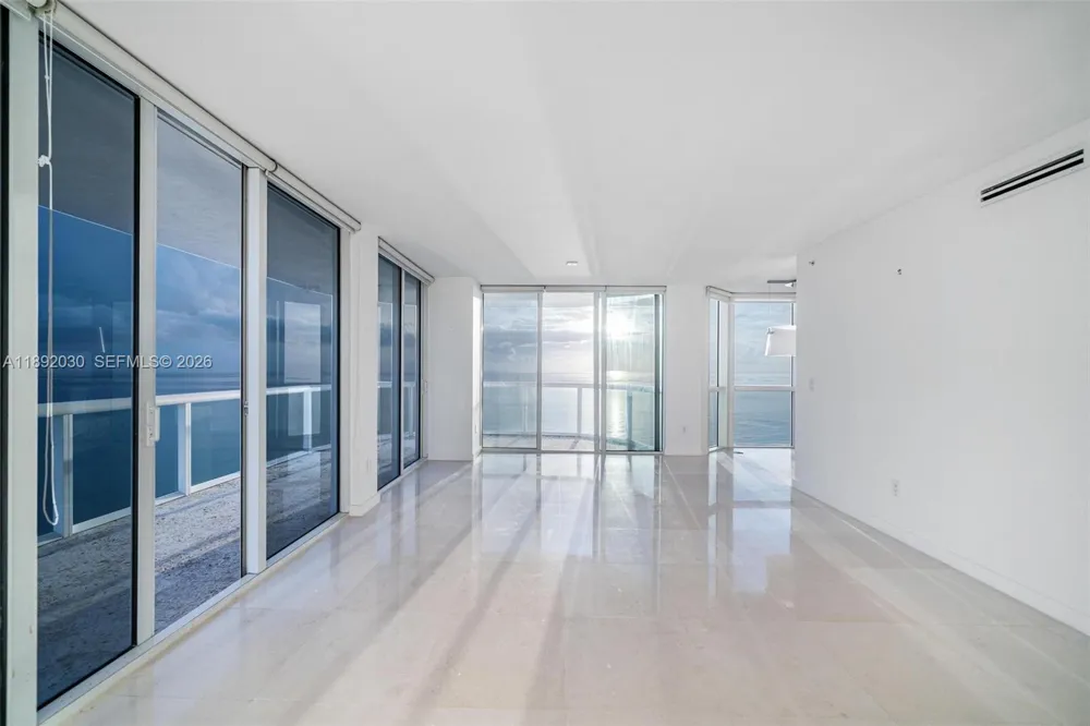 6365 Collins Ave #2901 Miami Beach, FL 33141