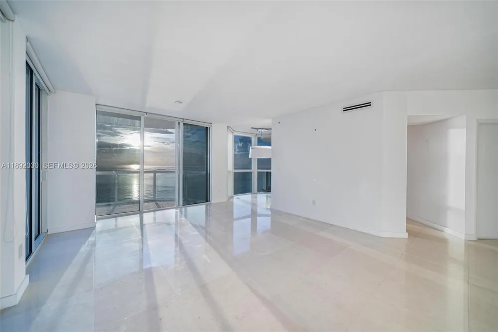 6365 Collins Ave #2901 Miami Beach, FL 33141