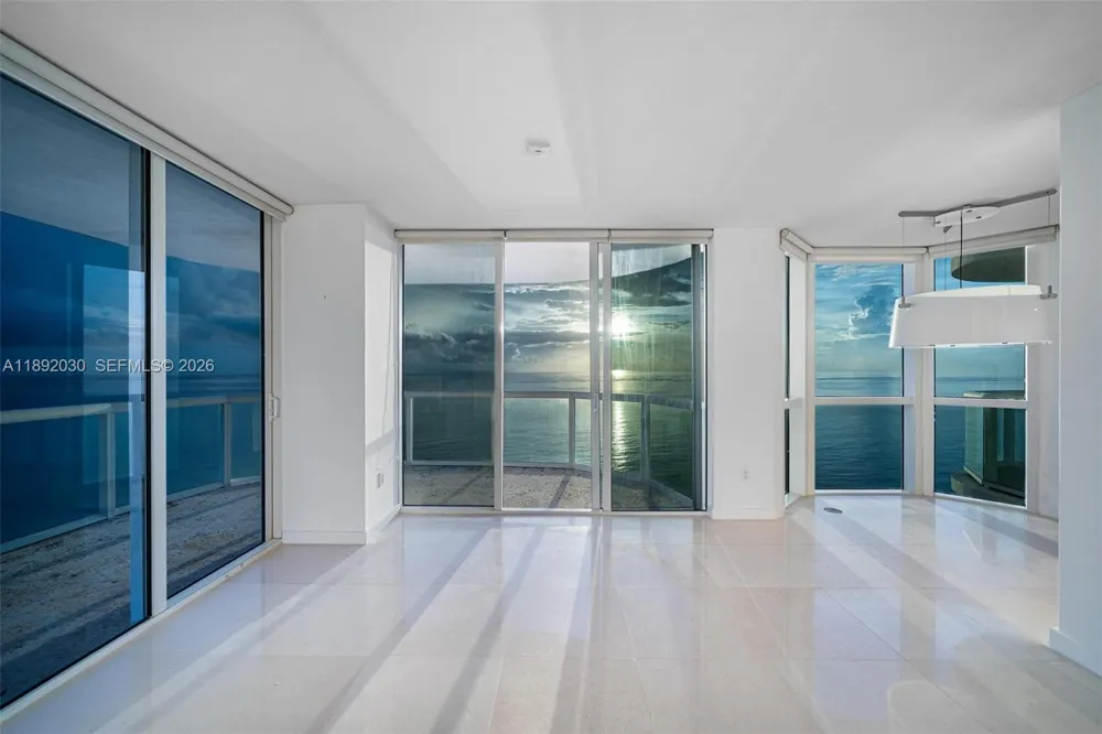 6365 Collins Ave #2901 Miami Beach, FL 33141