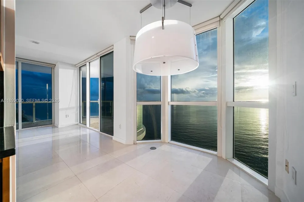 6365 Collins Ave #2901 Miami Beach, FL 33141