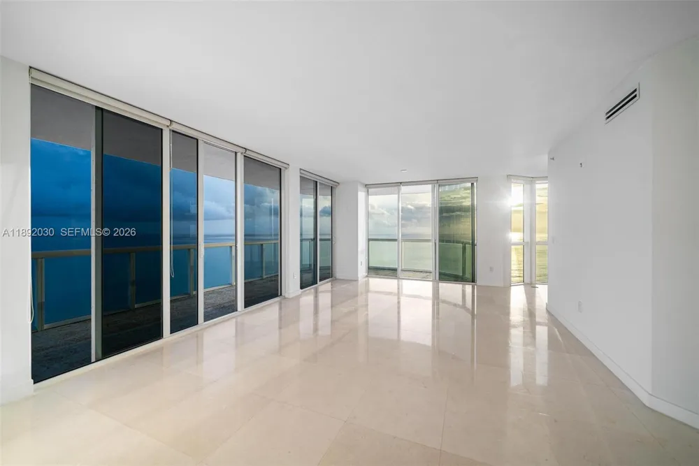 6365 Collins Ave #2901 Miami Beach, FL 33141