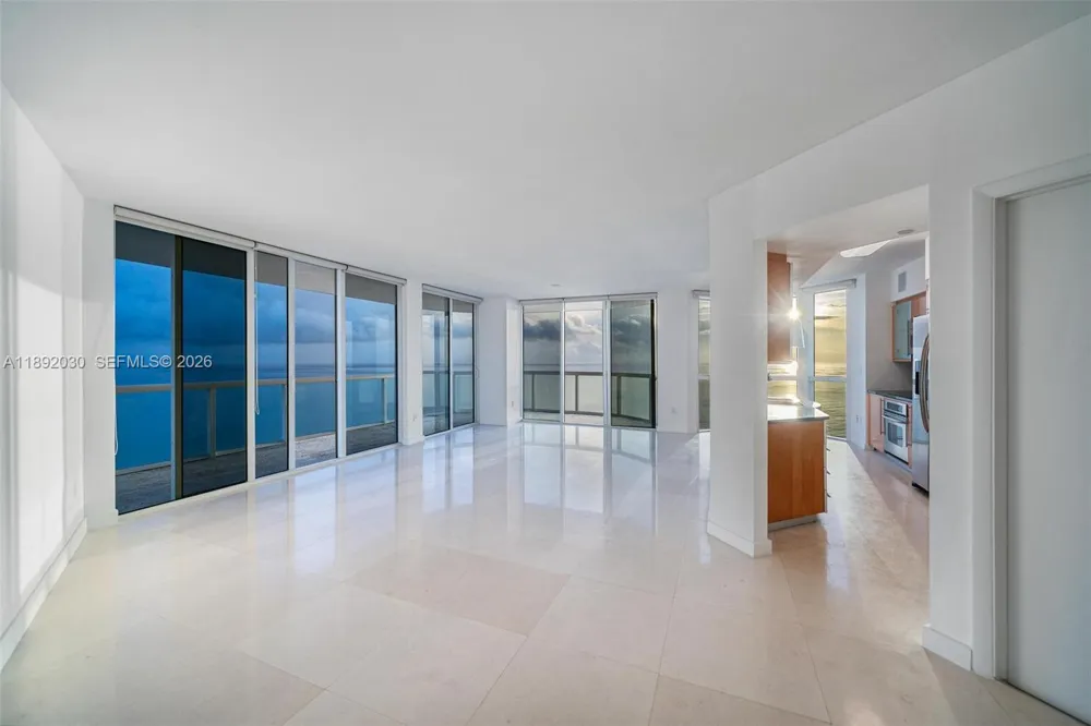 6365 Collins Ave #2901 Miami Beach, FL 33141