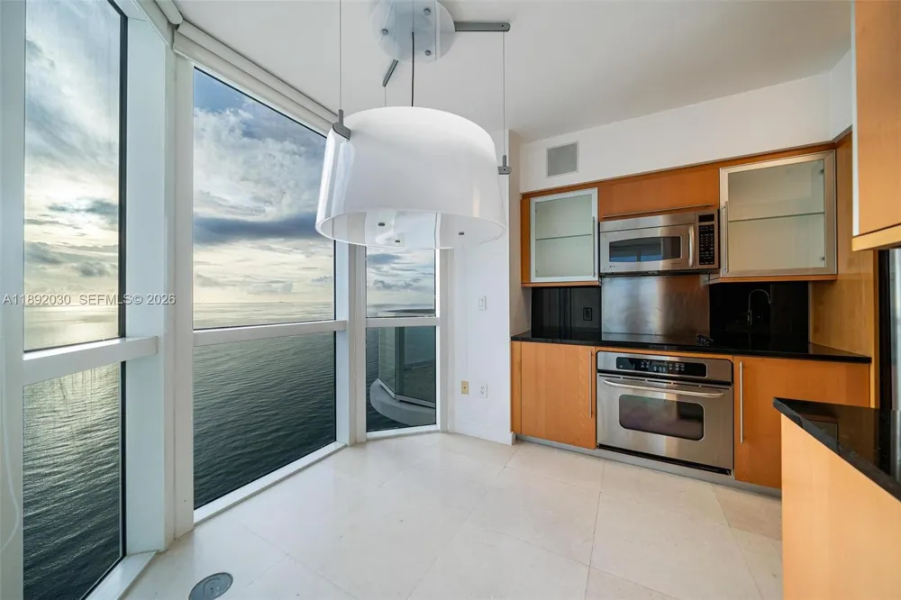 6365 Collins Ave #2901 Miami Beach, FL 33141