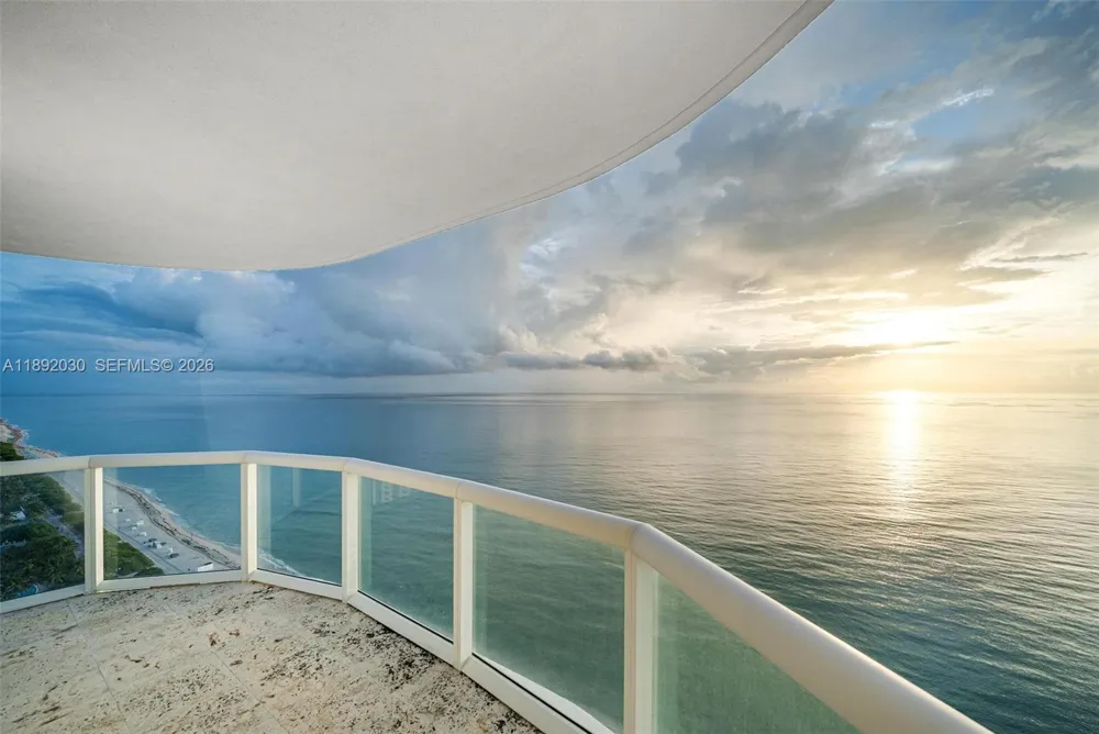 6365 Collins Ave #2901 Miami Beach, FL 33141