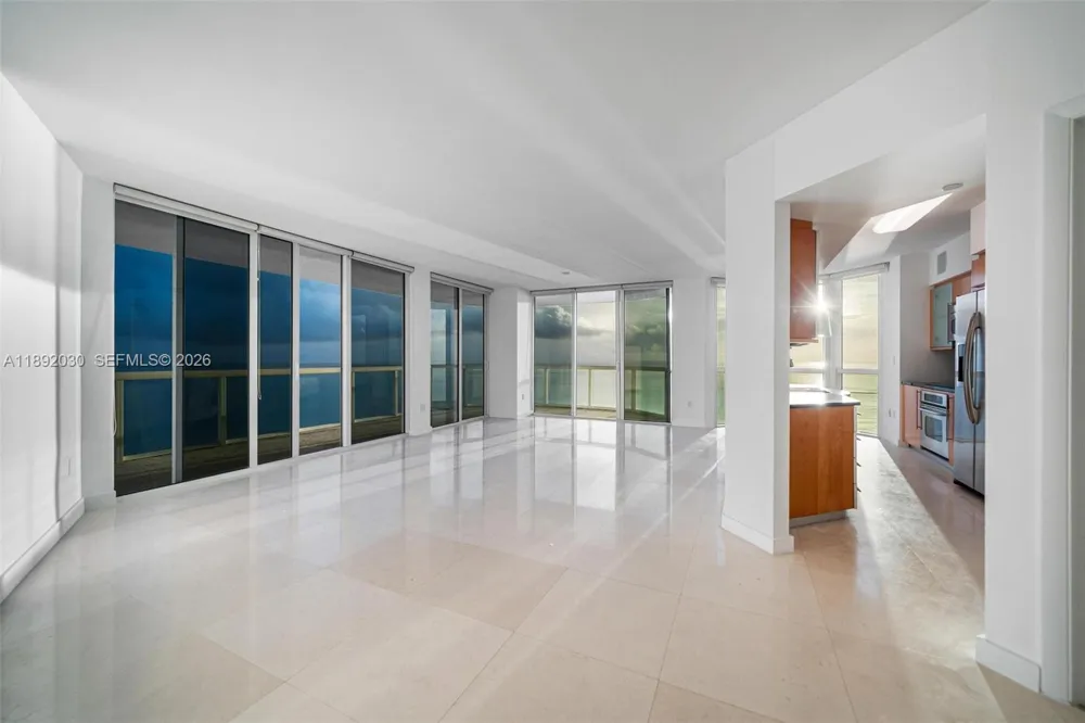6365 Collins Ave #2901 Miami Beach, FL 33141