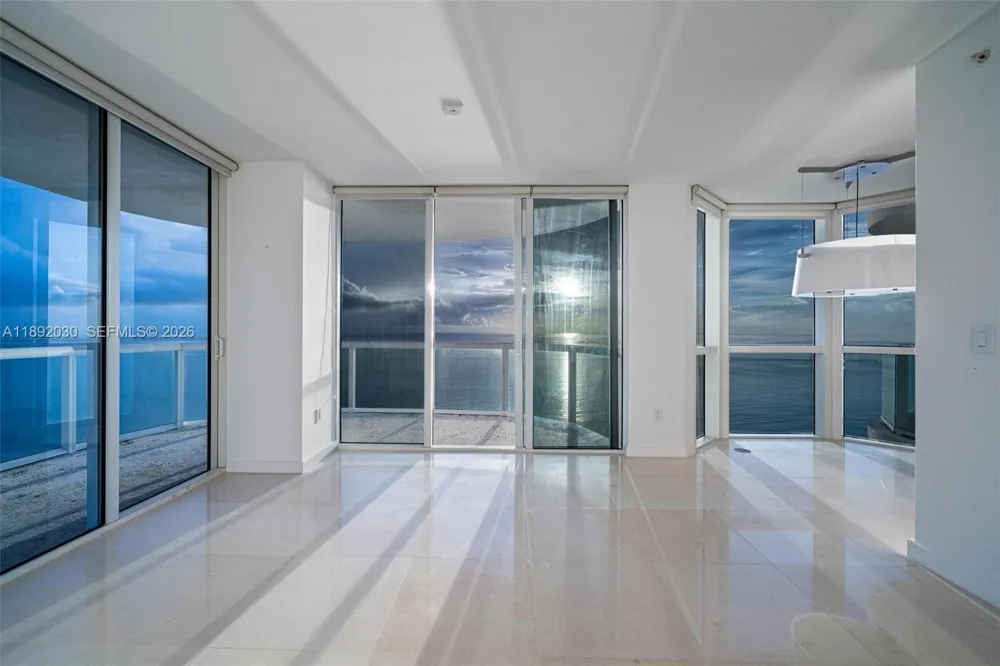 6365 Collins Ave #2901 Miami Beach, FL 33141