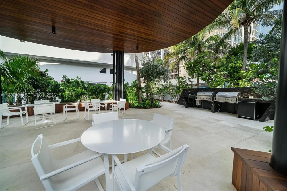 6365 Collins Ave #2901 Miami Beach, FL 33141