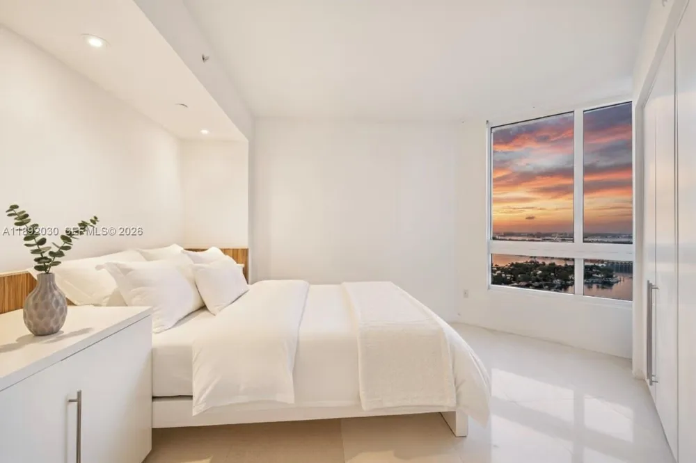 6365 Collins Ave #2901 Miami Beach, FL 33141