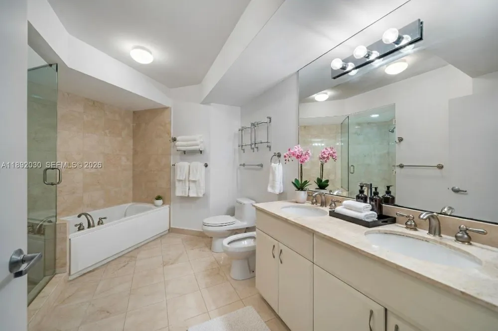 6365 Collins Ave #2901 Miami Beach, FL 33141