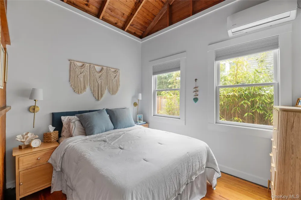 25 Atlantic Avenue Seaview, NY 11770