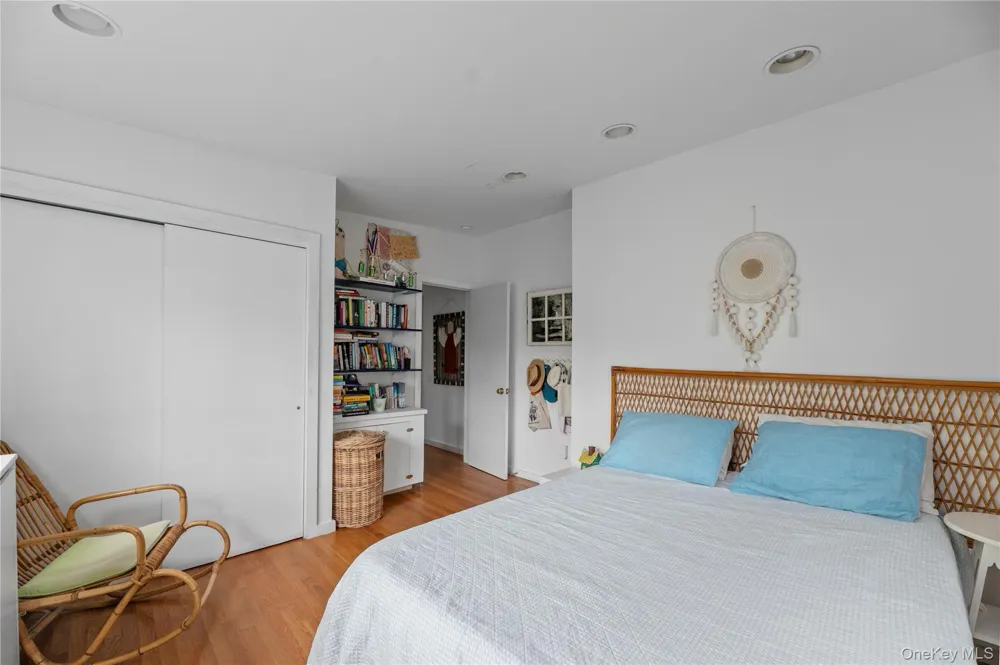 25 Atlantic Avenue Seaview, NY 11770