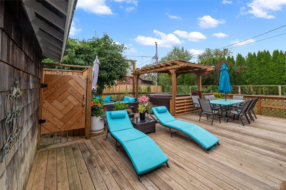 25 Atlantic Avenue Seaview, NY 11770