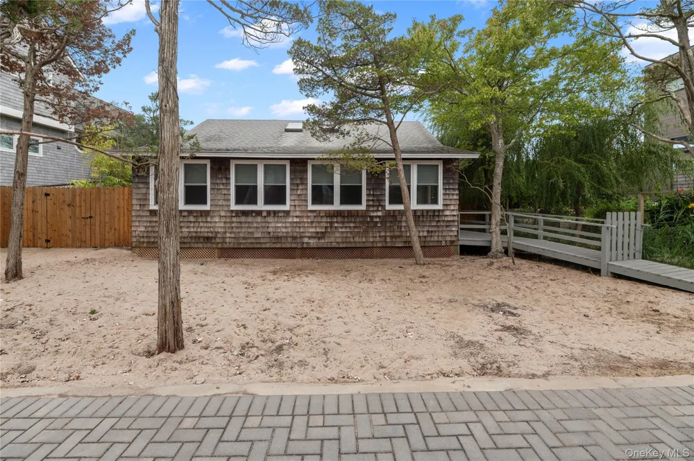 25 Atlantic Avenue Seaview, NY 11770