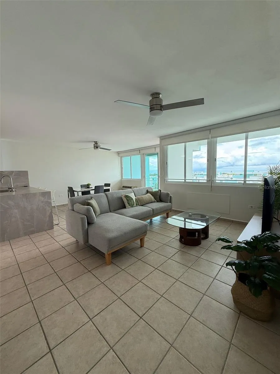 96QJ+3RG CLL LAS COLINAS #301 Rio Grande, PR 00745