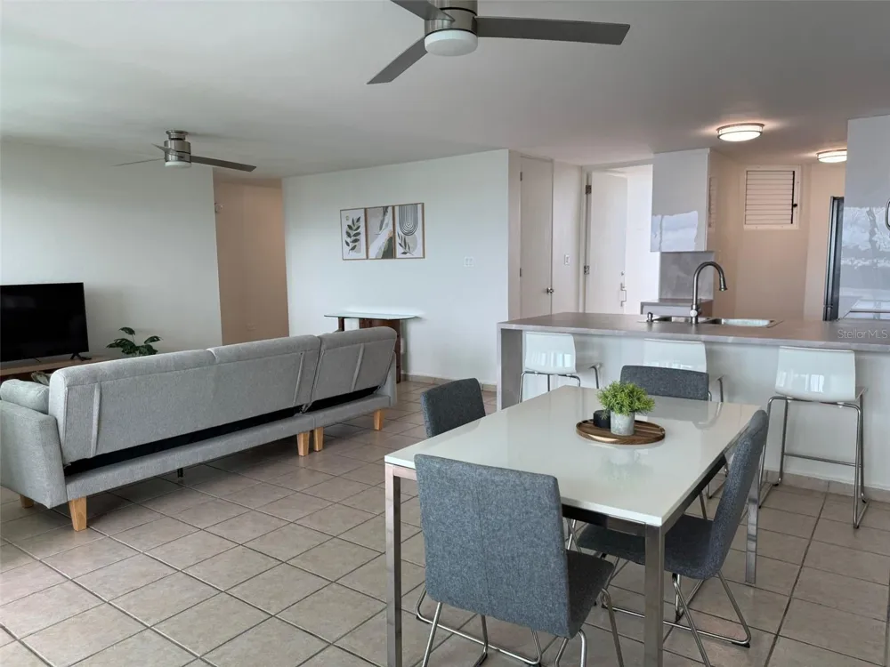 96QJ+3RG CLL LAS COLINAS #301 Rio Grande, PR 00745