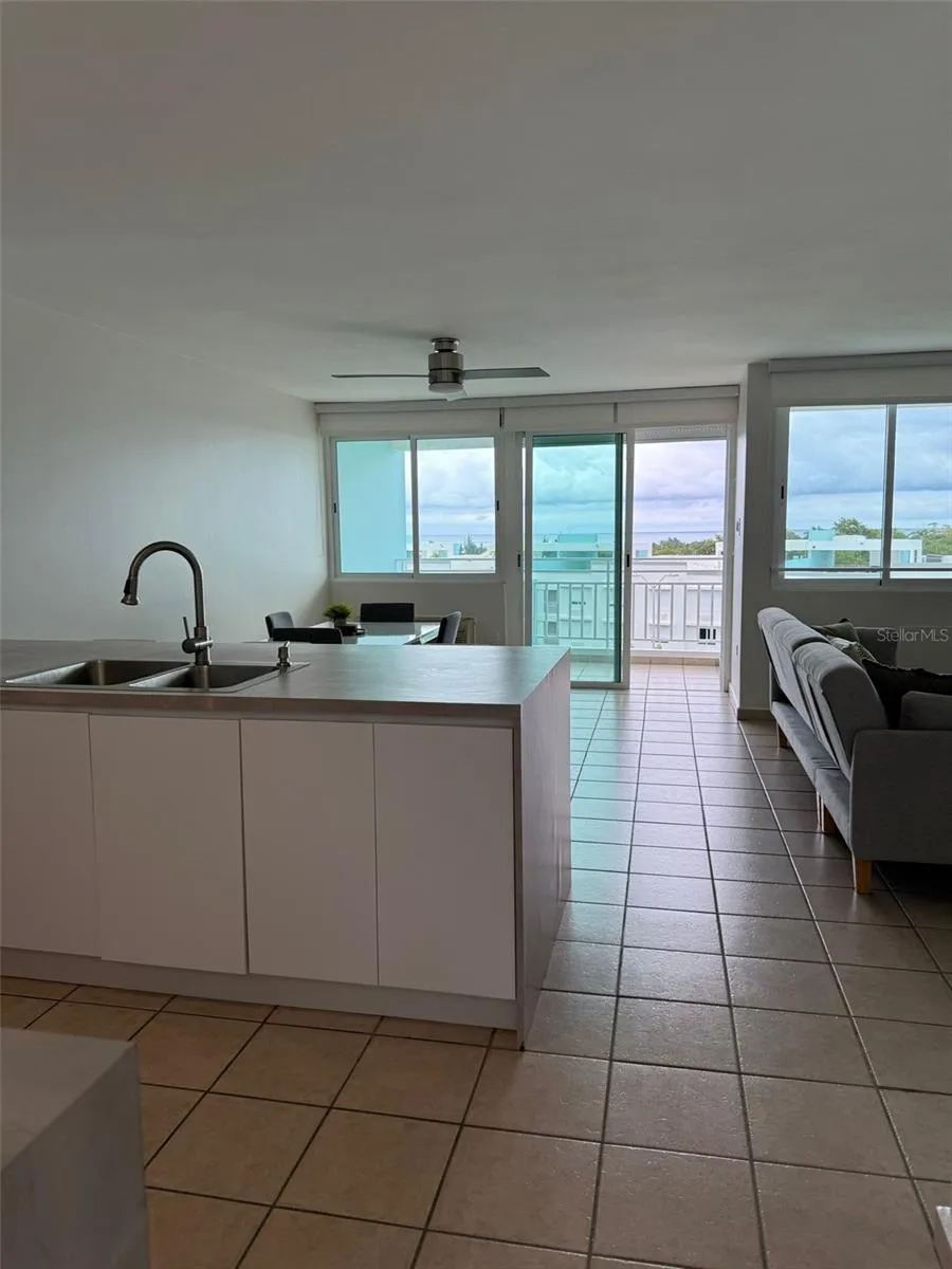 96QJ+3RG CLL LAS COLINAS #301 Rio Grande, PR 00745