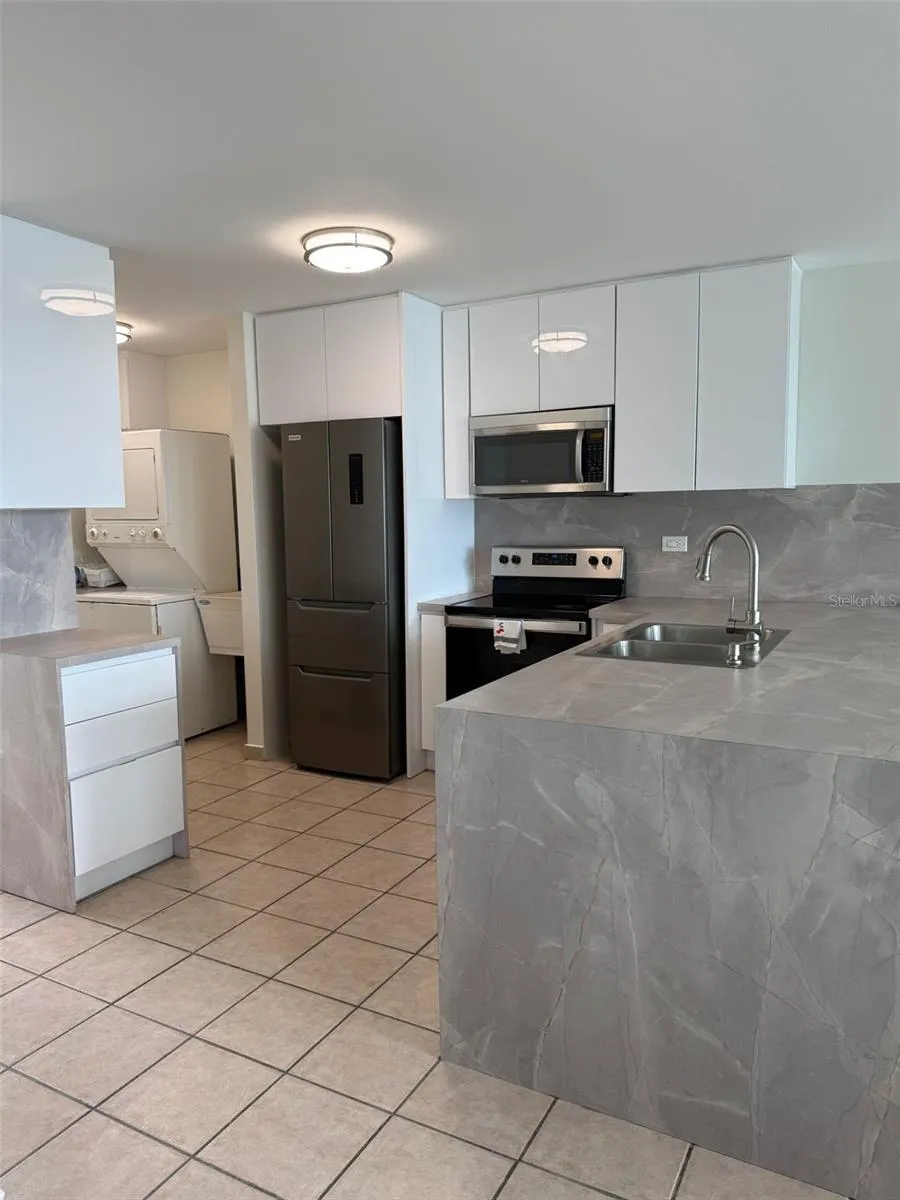 96QJ+3RG CLL LAS COLINAS #301 Rio Grande, PR 00745