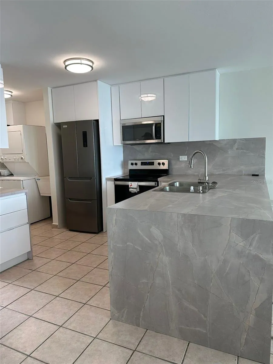 96QJ+3RG CLL LAS COLINAS #301 Rio Grande, PR 00745