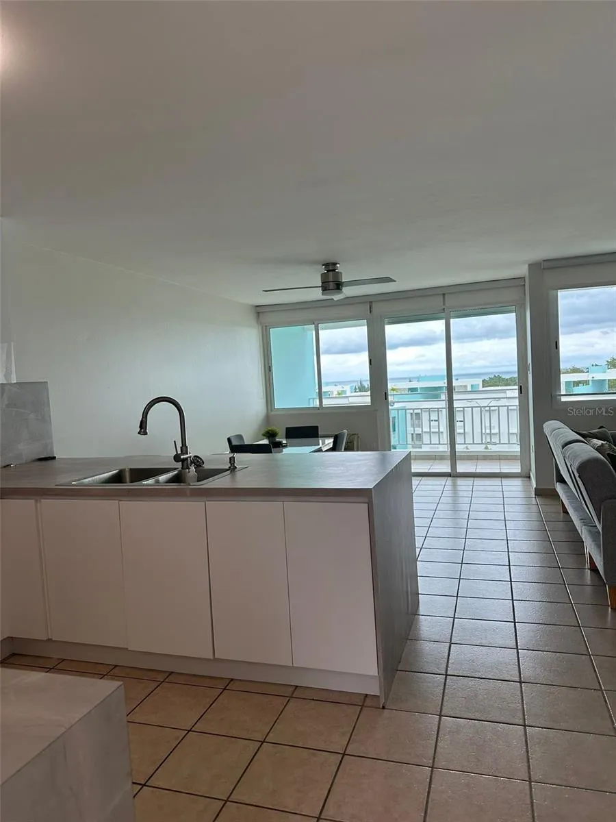 96QJ+3RG CLL LAS COLINAS #301 Rio Grande, PR 00745