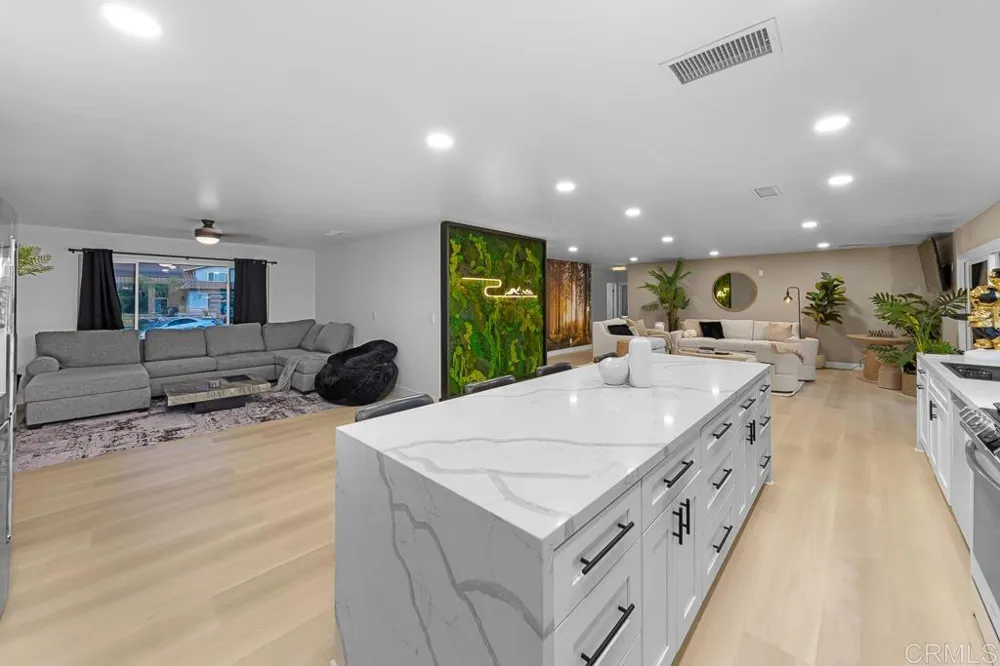 1286 Rippey Street El Cajon, CA 92020