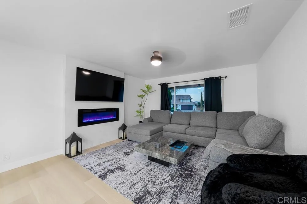 1286 Rippey Street El Cajon, CA 92020