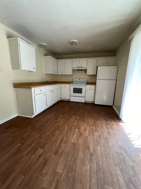 5221 Grovewood Street