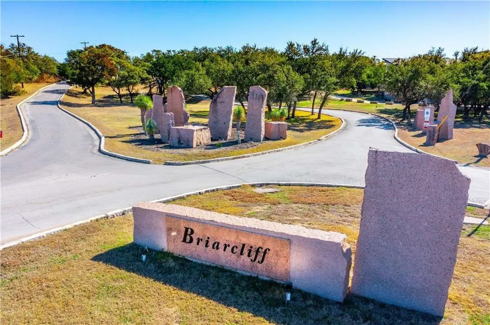22108 Moulin Drive Briarcliff, TX 78669