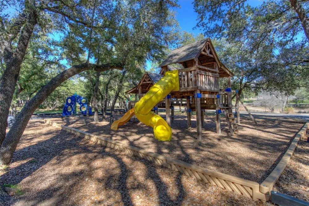 22108 Moulin Drive Briarcliff, TX 78669